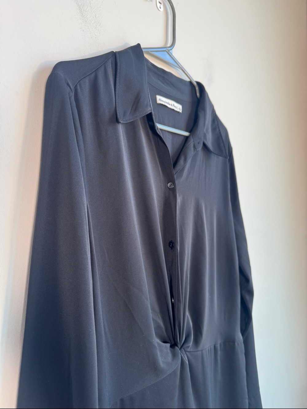 Abercrombie Twist Front Button Down Shirt Dress in Black - L - Picture 4 of 6